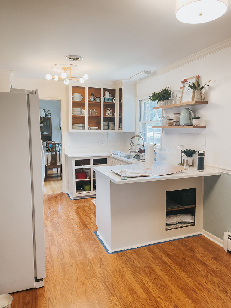 Painted Mid-Century Kitchen Cabinets: Before/After | dreamgreendiy.com + @clarepaint (ad/gifted) #shareyourclare