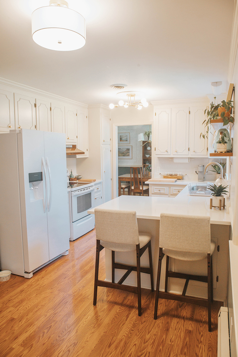 Painted Mid-Century Kitchen Cabinets: Before/After | dreamgreendiy.com + @clarepaint (ad/gifted) #shareyourclare