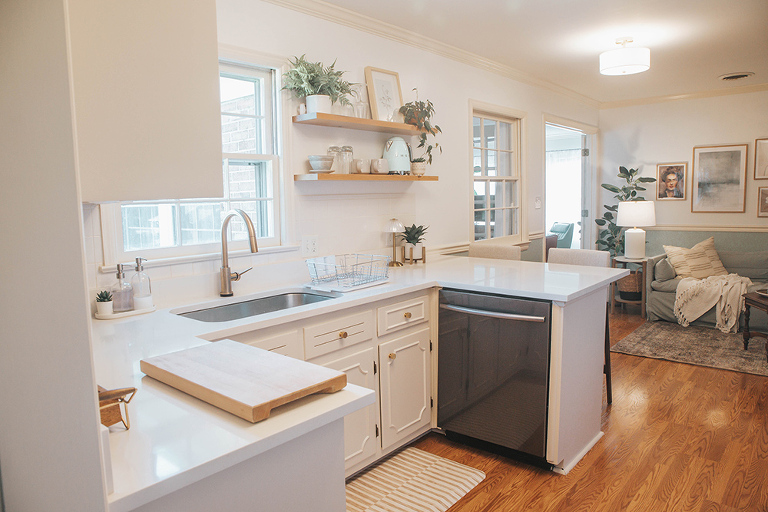 Painted Mid-Century Kitchen Cabinets: Before/After | dreamgreendiy.com + @clarepaint (ad/gifted) #shareyourclare