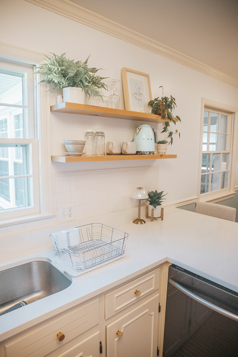 Painted Mid-Century Kitchen Cabinets: Before/After | dreamgreendiy.com + @clarepaint (ad/gifted) #shareyourclare