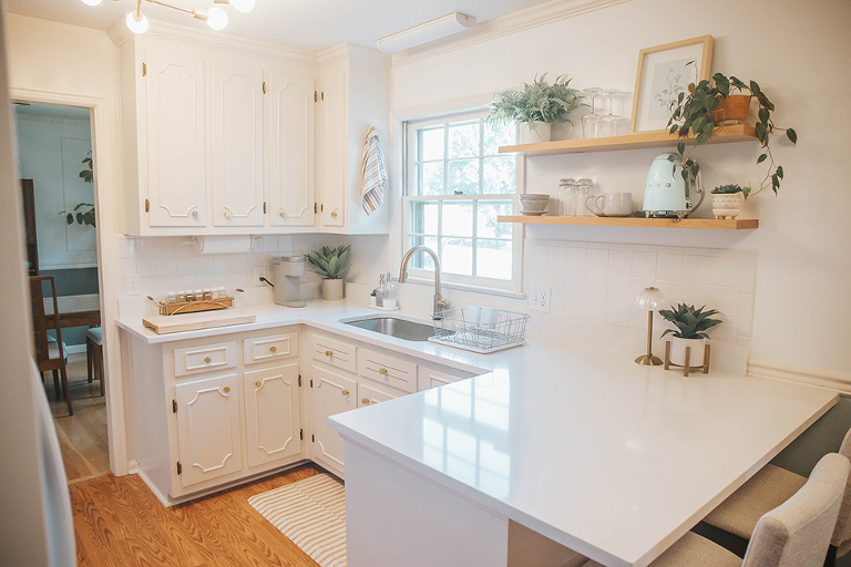 Painted Mid-Century Kitchen Cabinets: Before/After | dreamgreendiy.com + @clarepaint (ad/gifted) #shareyourclare