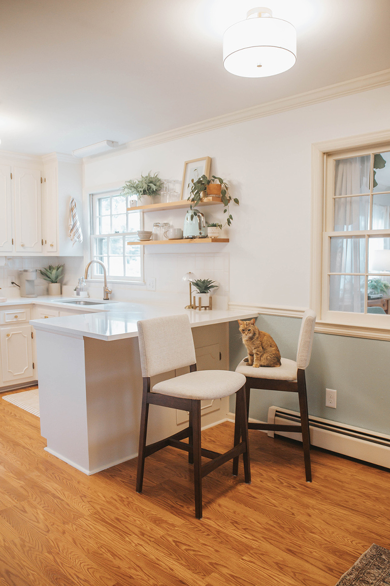 Painted Mid-Century Kitchen Cabinets: Before/After | dreamgreendiy.com + @clarepaint (ad/gifted) #shareyourclare