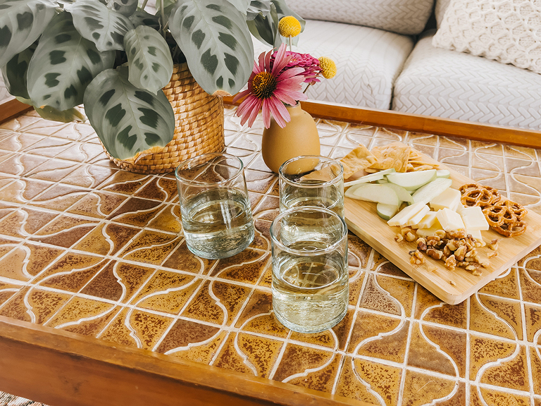 Hand-blown Moroccan Wine Glasses Review | dreamgreendiy.com + @ revival_rugs #RevivalPartner #ad #RevivalRugs