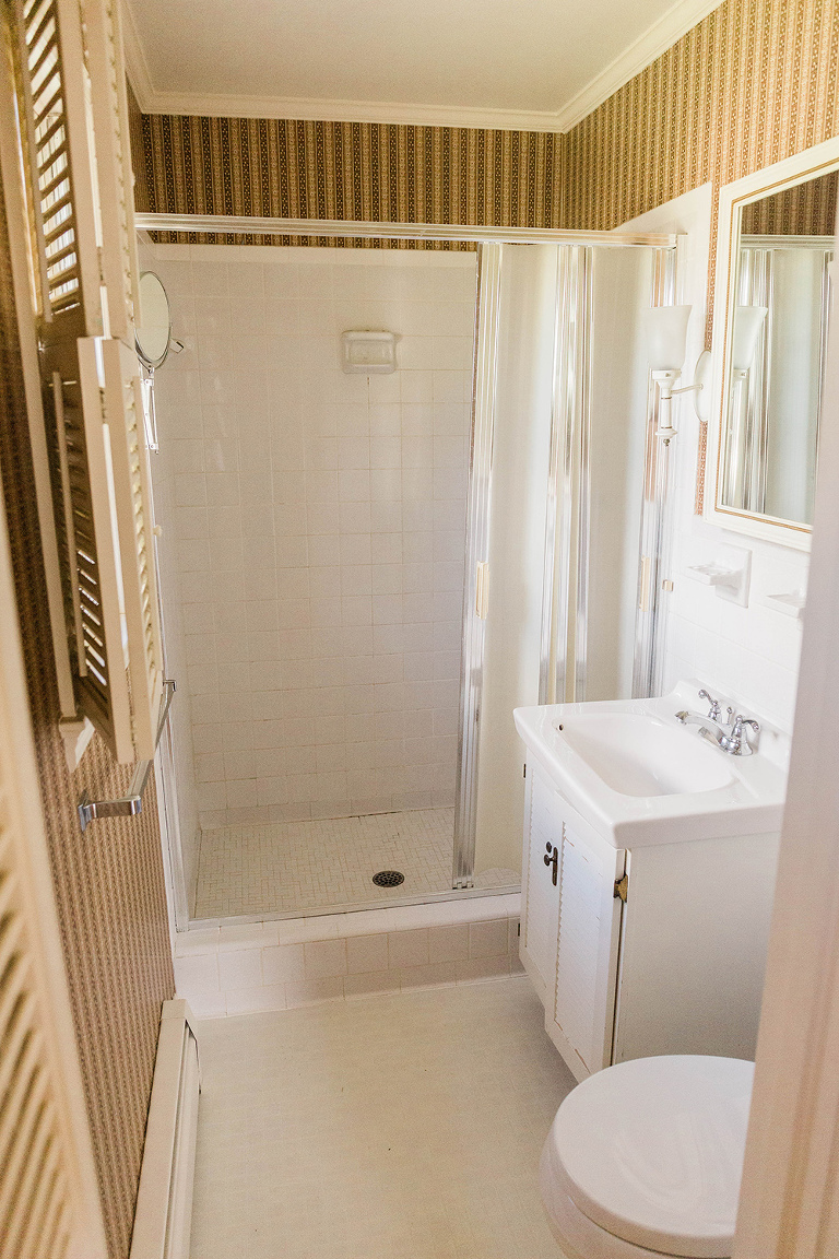 Mid-Century Bathroom Renovation Makeover