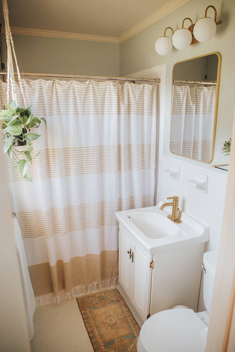 Mid-Century Bathroom Renovation Makeover