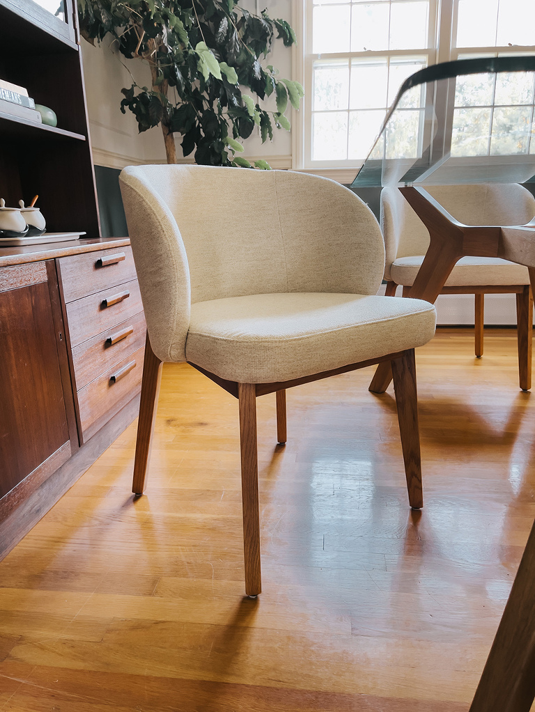 Retro Contemporary Mid-Century Dining Room Tour | dreamgreendiy.com + @article (ad/gifted) #ourArticle #AltaChair #EmmerTable