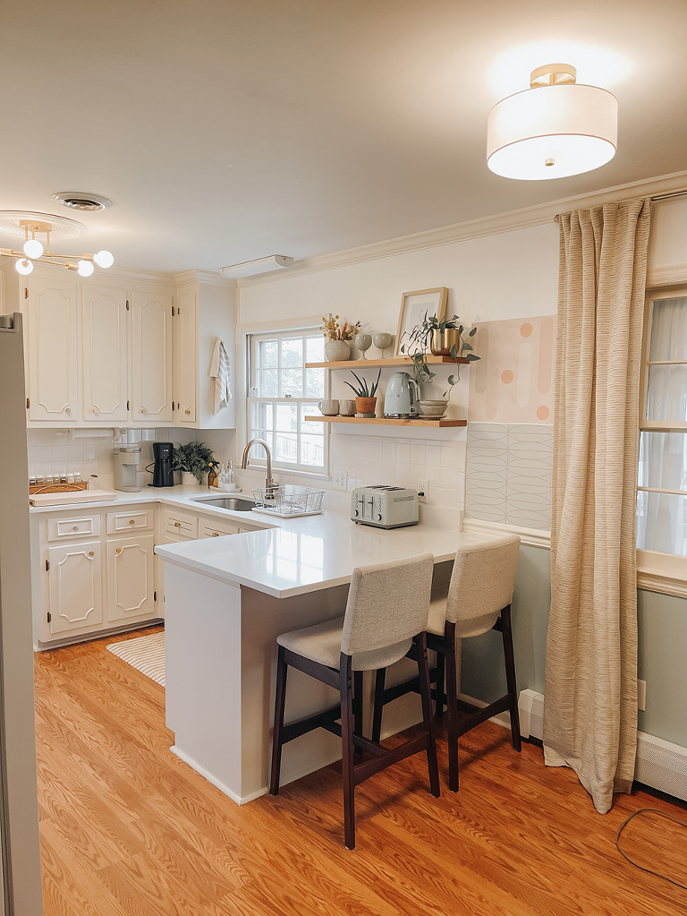 Mid-Century Kitchen With DIY Peel-And-Stick Retro Patterned Wallpaper