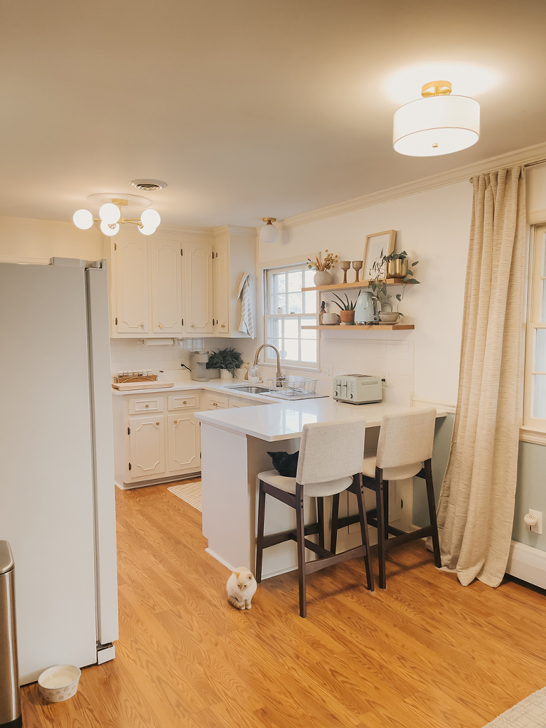 Mid-Century Kitchen With DIY Peel-And-Stick Retro Patterned Wallpaper