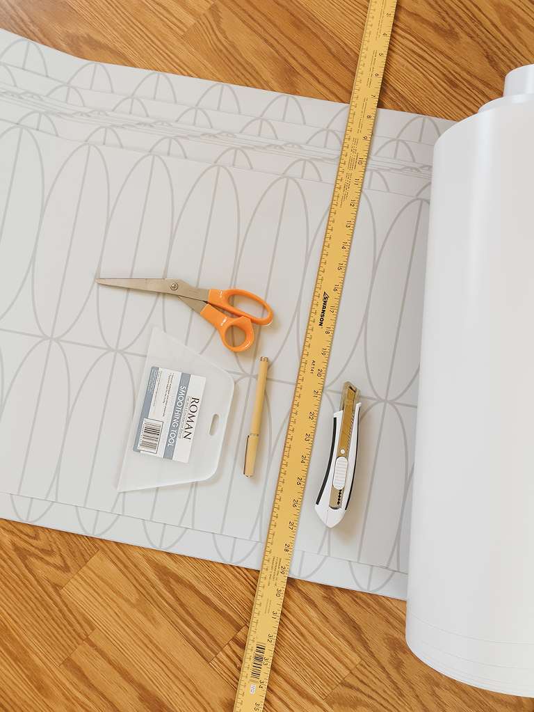 Mid-Century Kitchen With DIY Peel-And-Stick Retro Patterned Wallpaper