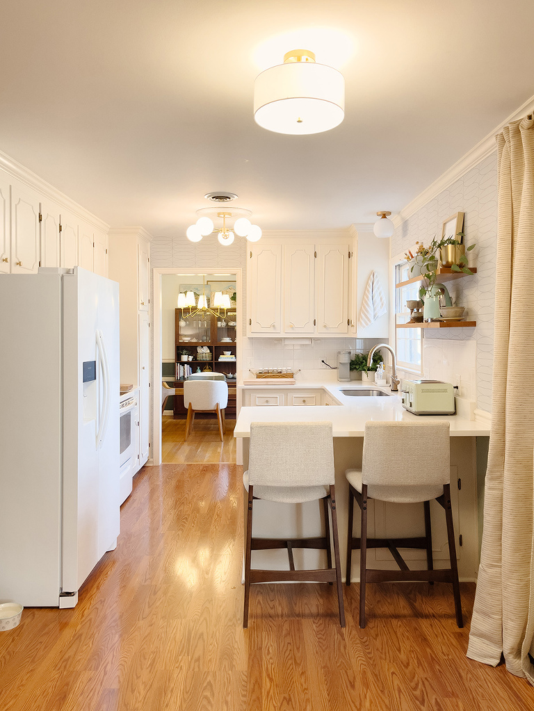 Mid-Century Kitchen With DIY Peel-And-Stick Retro Patterned Wallpaper