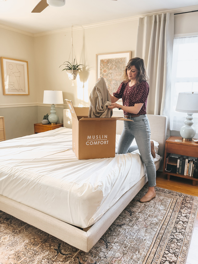 How To Master European Bed Styling | dreamgreendiy.com + @muslincomfort #muslincomfort #ad (Pssst...Save 26% on your own eco-friendly #muslincomfort order with my code “CARRIE26” ???⭐)