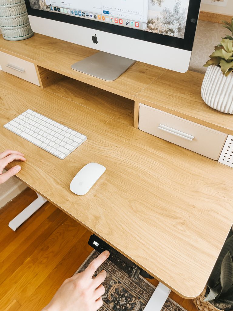 My Pick For Best Standing Desk | dreamgreendiy.com + @SONGMICSHOME (ad/gifted) #SONGMICSHOME #SONGMICS