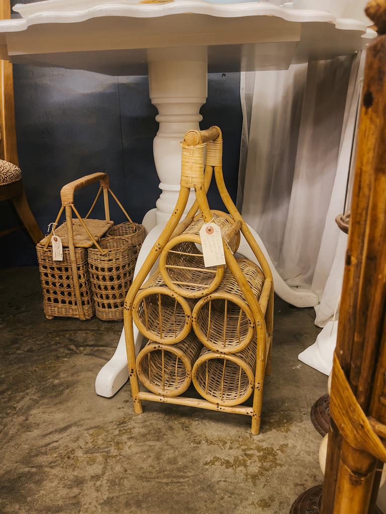 Shopping America's Largest Antique Mall