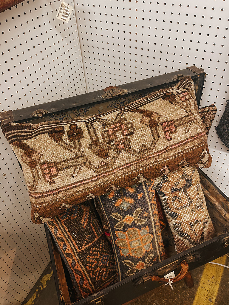 Shopping America's Largest Antique Mall