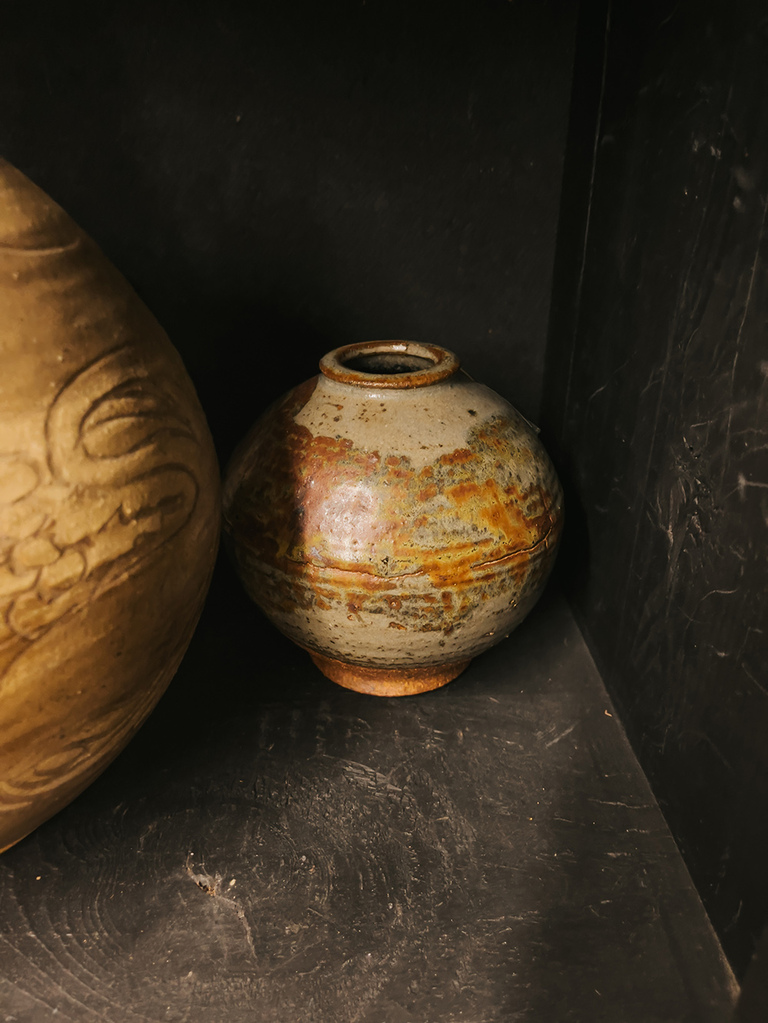 Shopping America's Largest Antique Mall