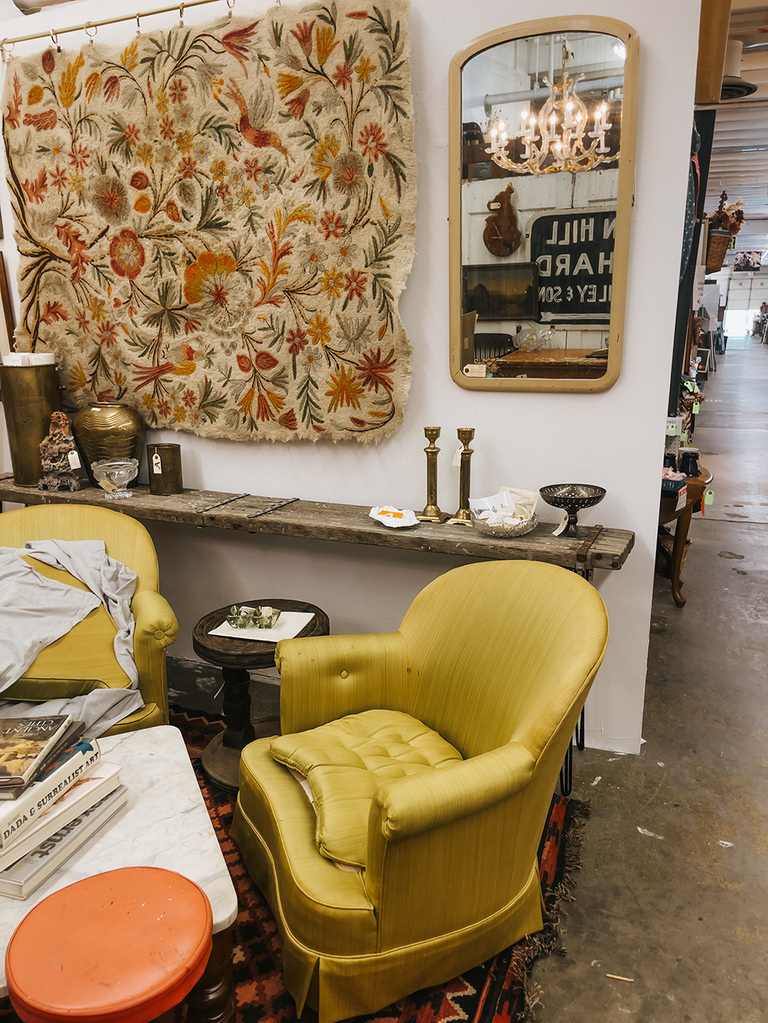 Shopping America's Largest Antique Mall