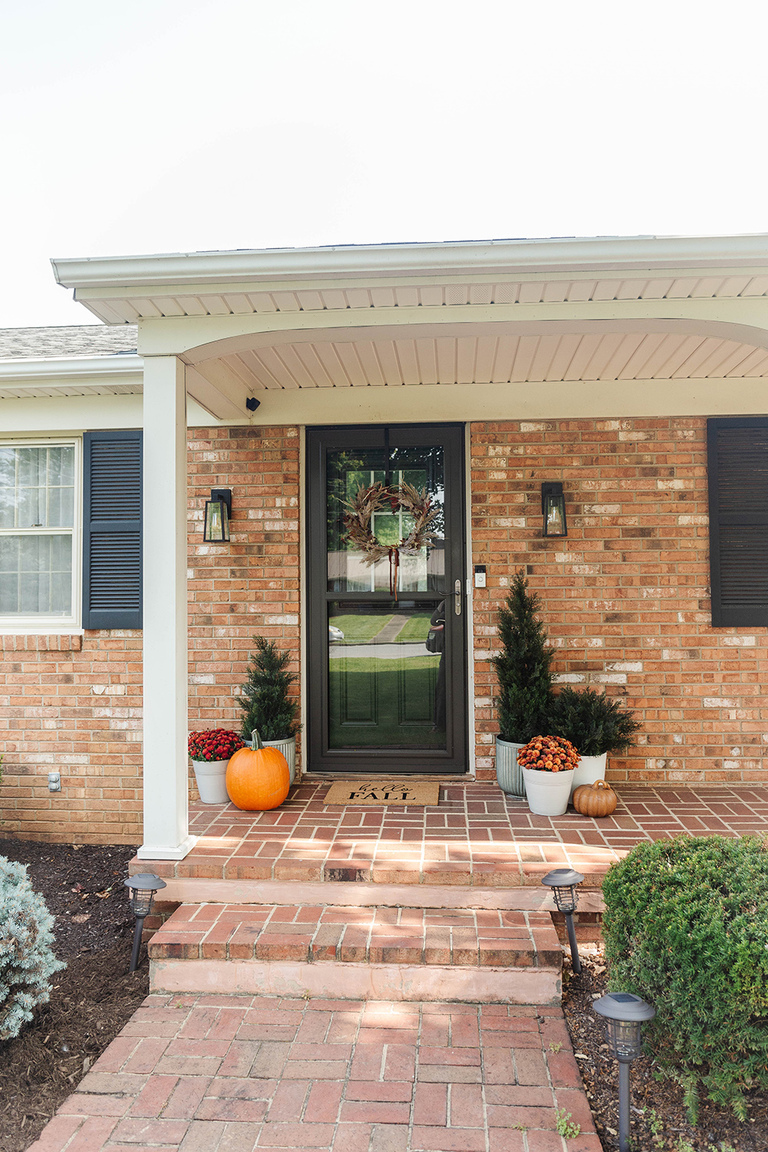 How To Style A Modern Fall Front Porch
