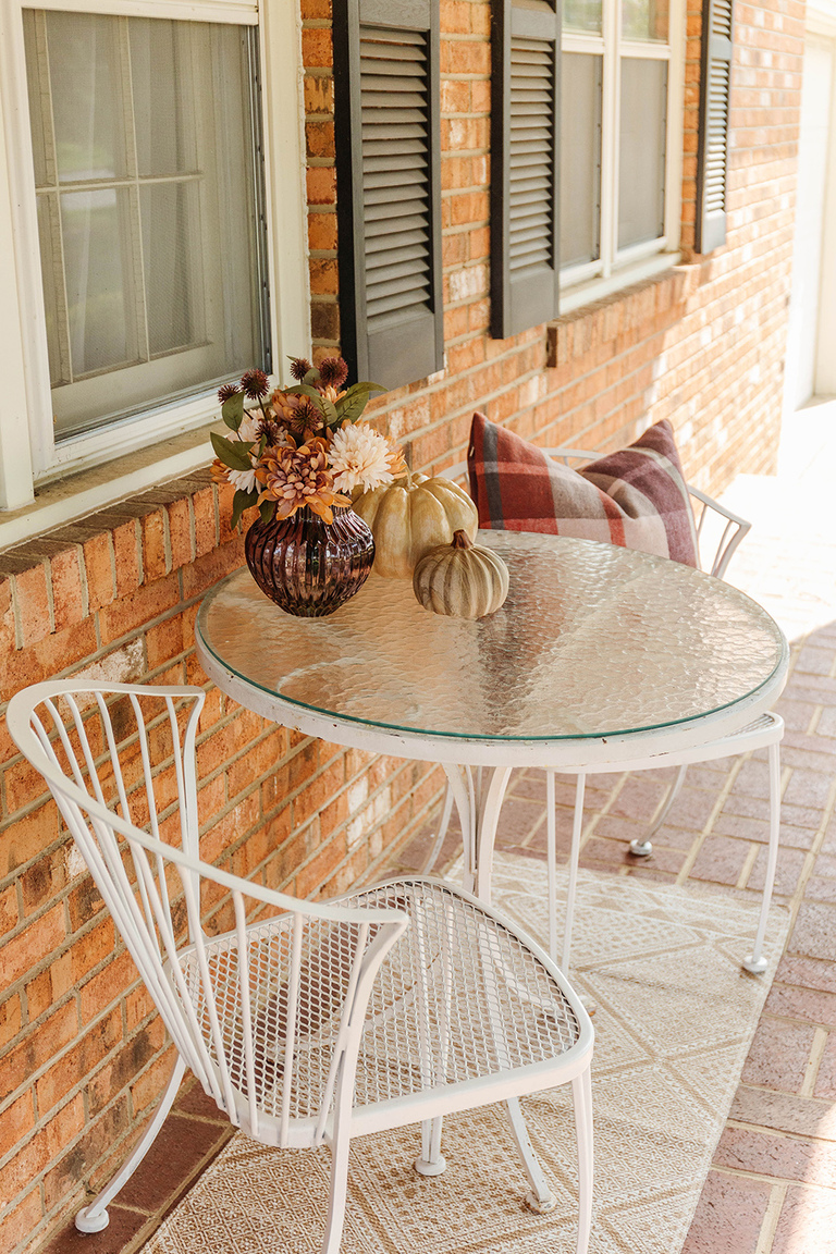 How To Style A Modern Fall Front Porch
