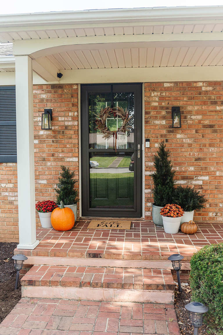 How To Style A Modern Fall Front Porch
