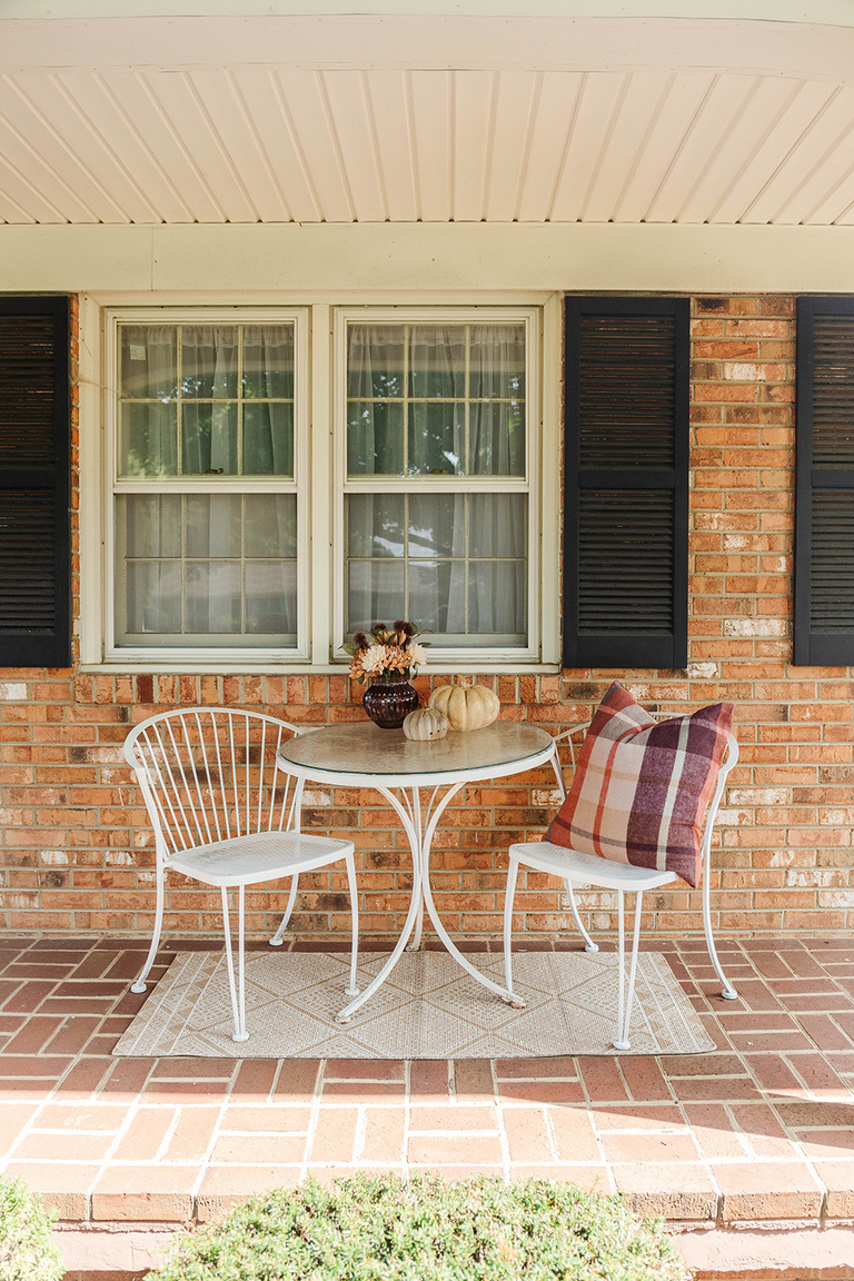 How To Style A Modern Fall Front Porch