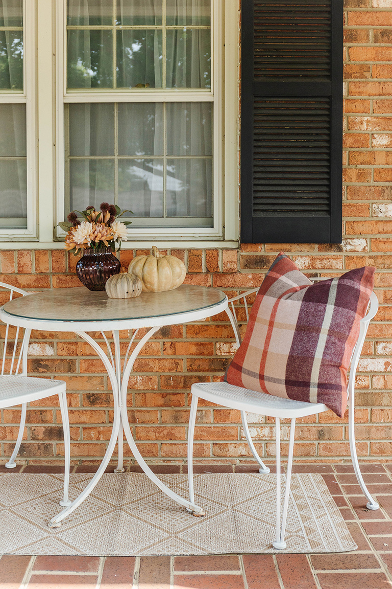 How To Style A Modern Fall Front Porch
