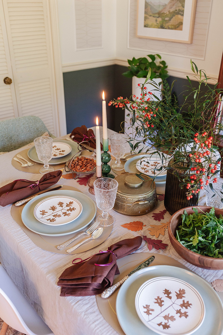 Modern Thanksgiving Tablescape Ideas