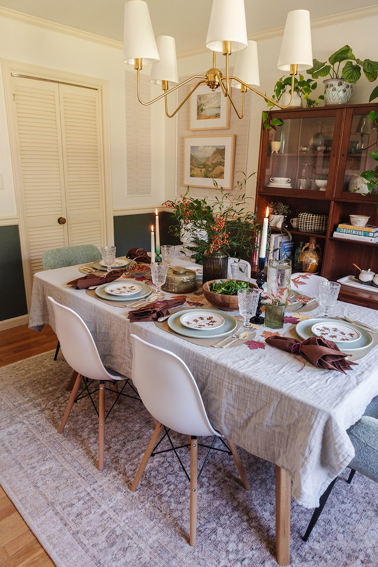 Modern Thanksgiving Tablescape Ideas