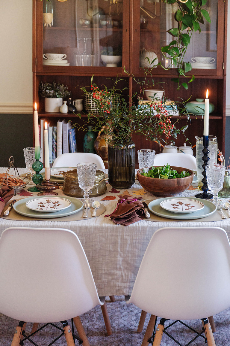 Modern Thanksgiving Tablescape Ideas