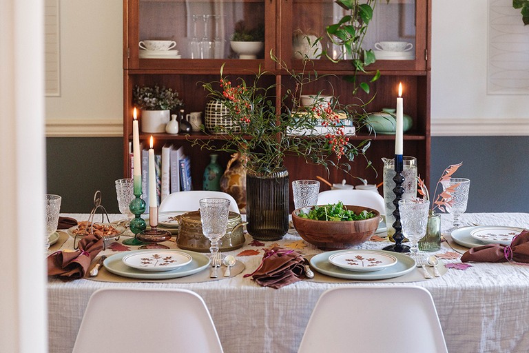 Modern Thanksgiving Tablescape Ideas