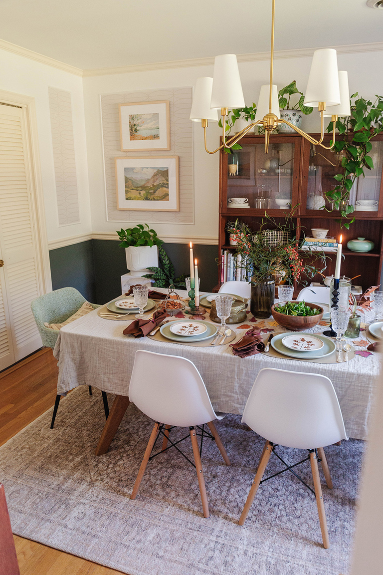 Modern Thanksgiving Tablescape Ideas