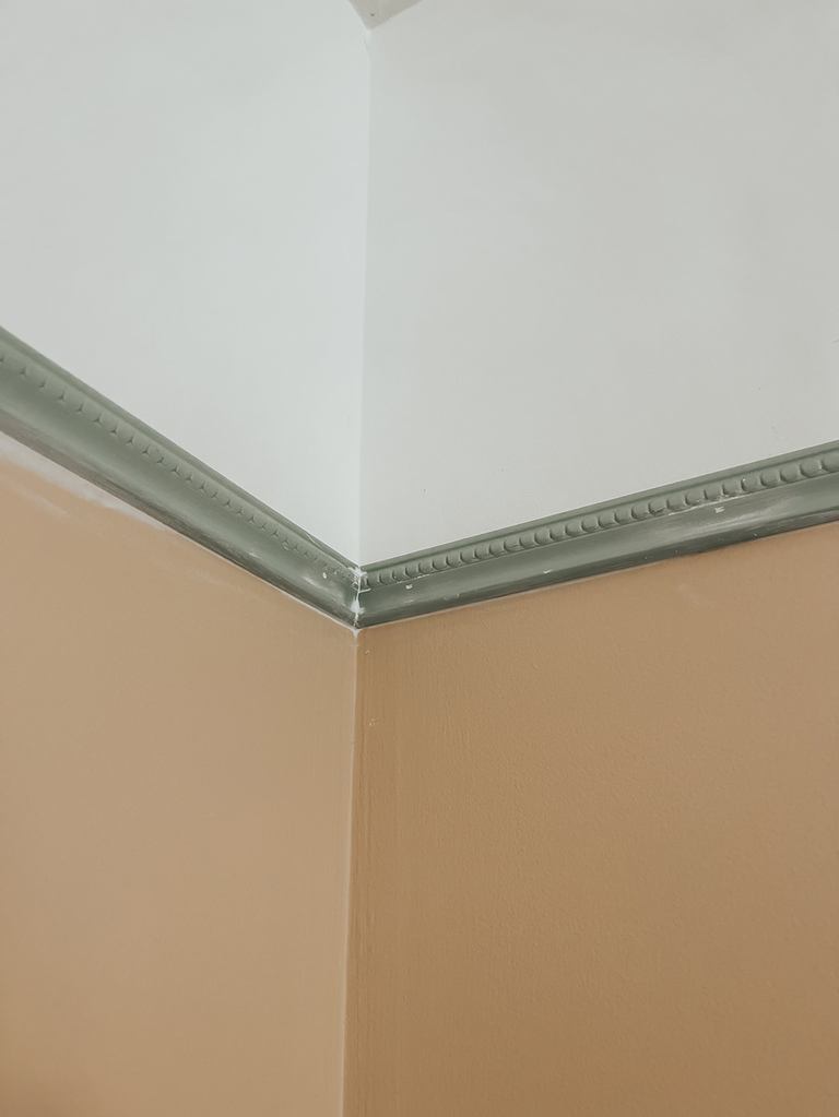 DIY 1/4 Wall Peel-And-Stick Wallpaper Border