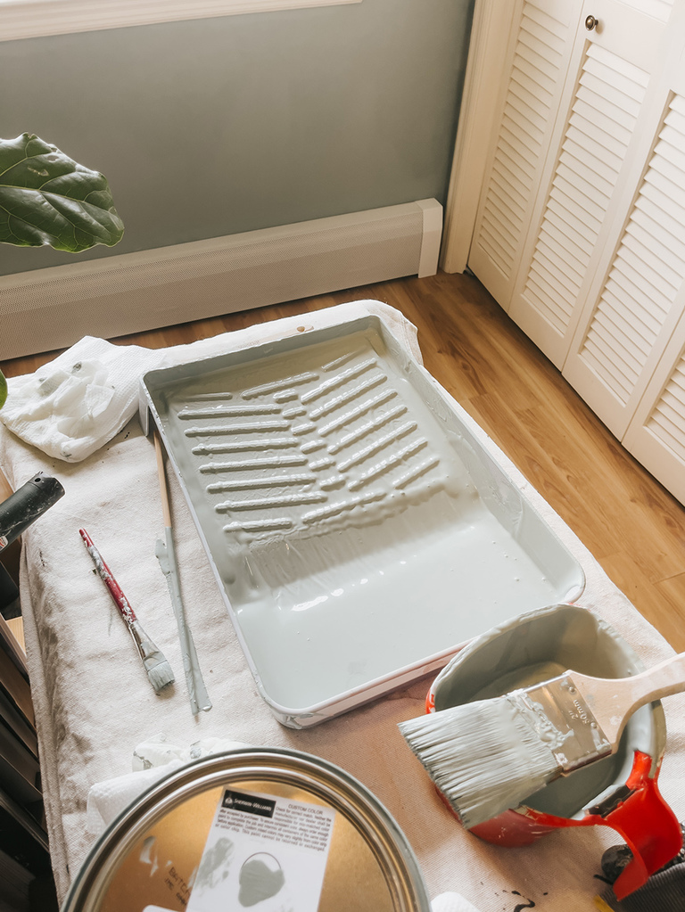 DIY 1/4 Wall Peel-And-Stick Wallpaper Border