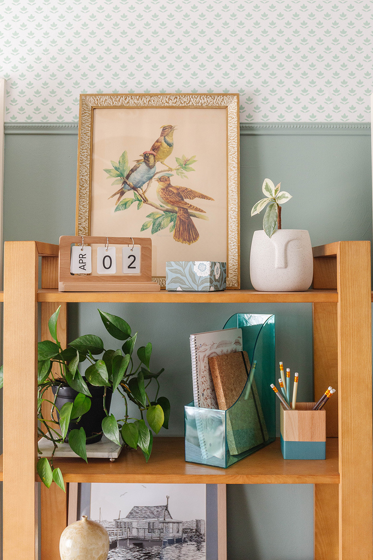 Eco-Friendly Office Accents