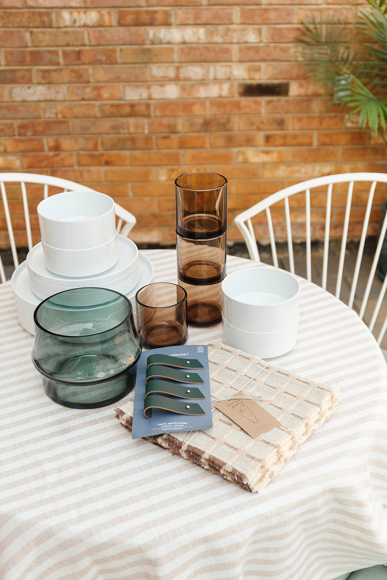 Outdoor Luncheon Table Styling Tips
