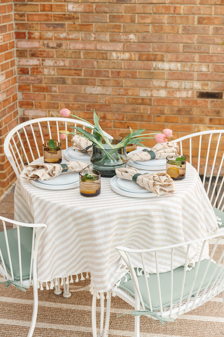 Outdoor Luncheon Table Styling Tips