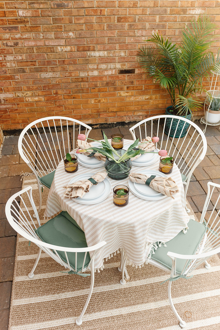 Outdoor Luncheon Table Styling Tips