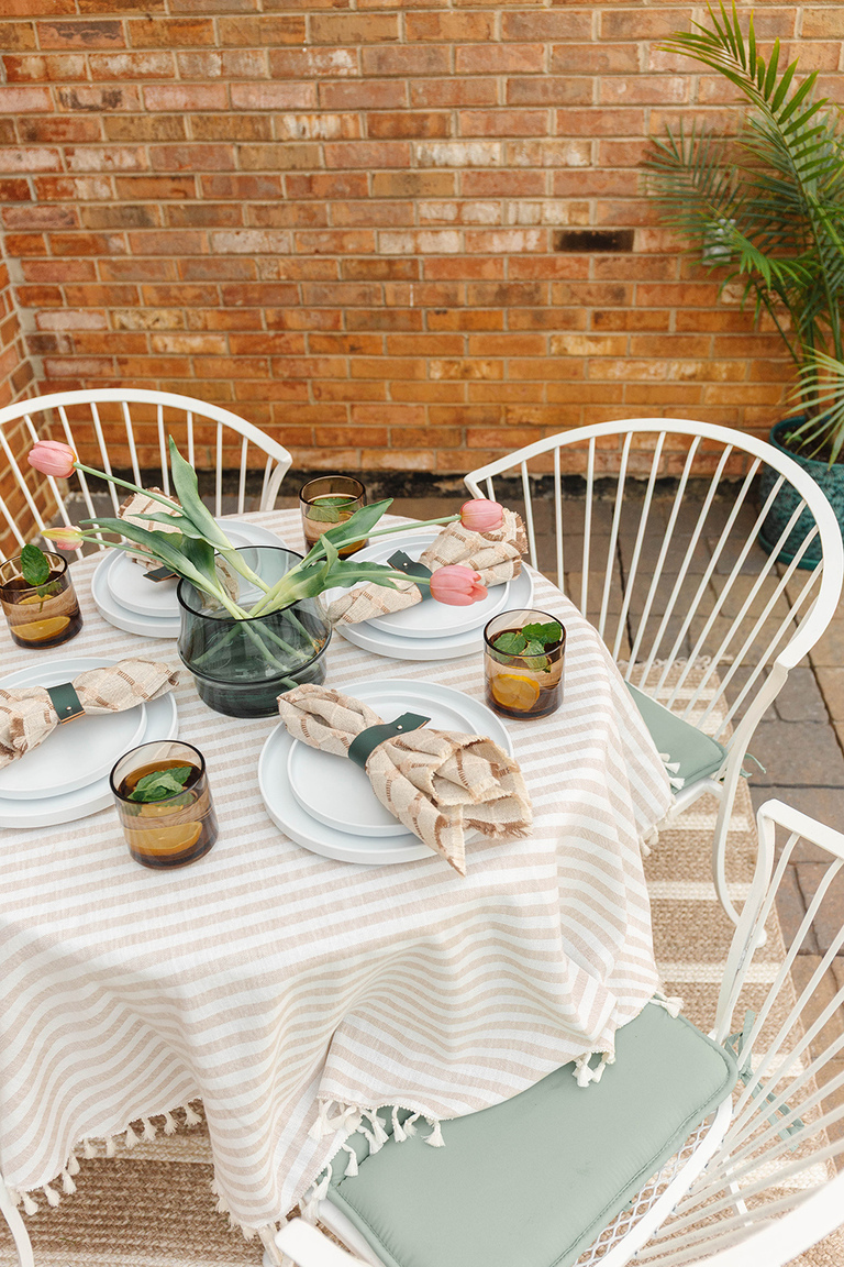 Outdoor Luncheon Table Styling Tips