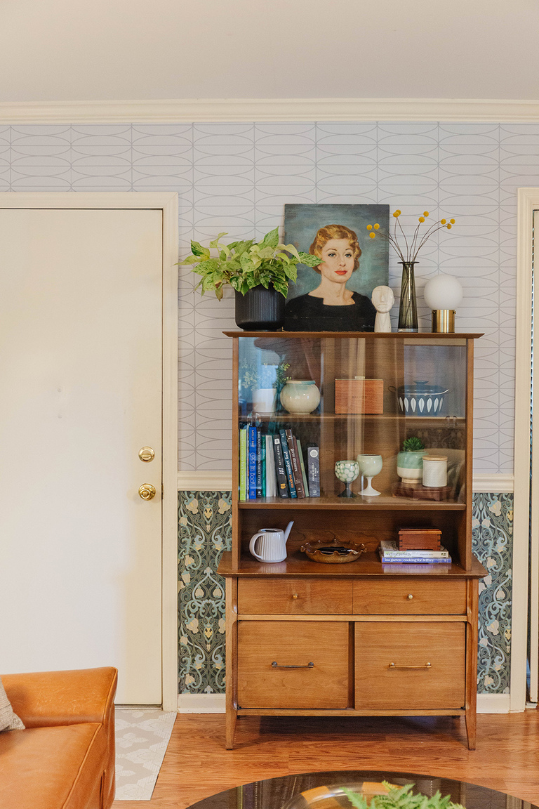 Snug Makeover Using Mixed Wallpapers