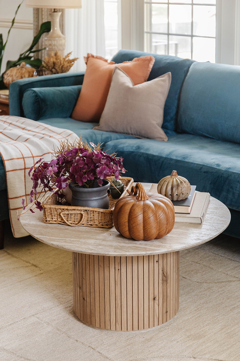 Easy Living Room Fall Decorating Ideas
