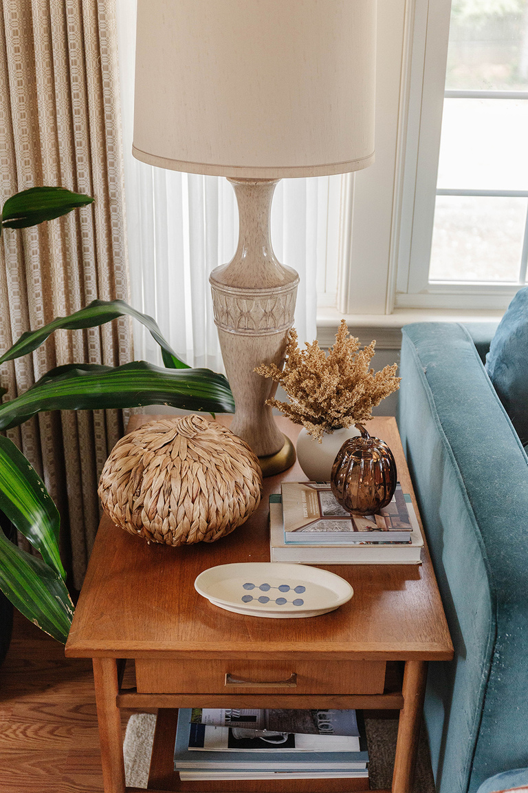 Easy Living Room Fall Decorating Ideas