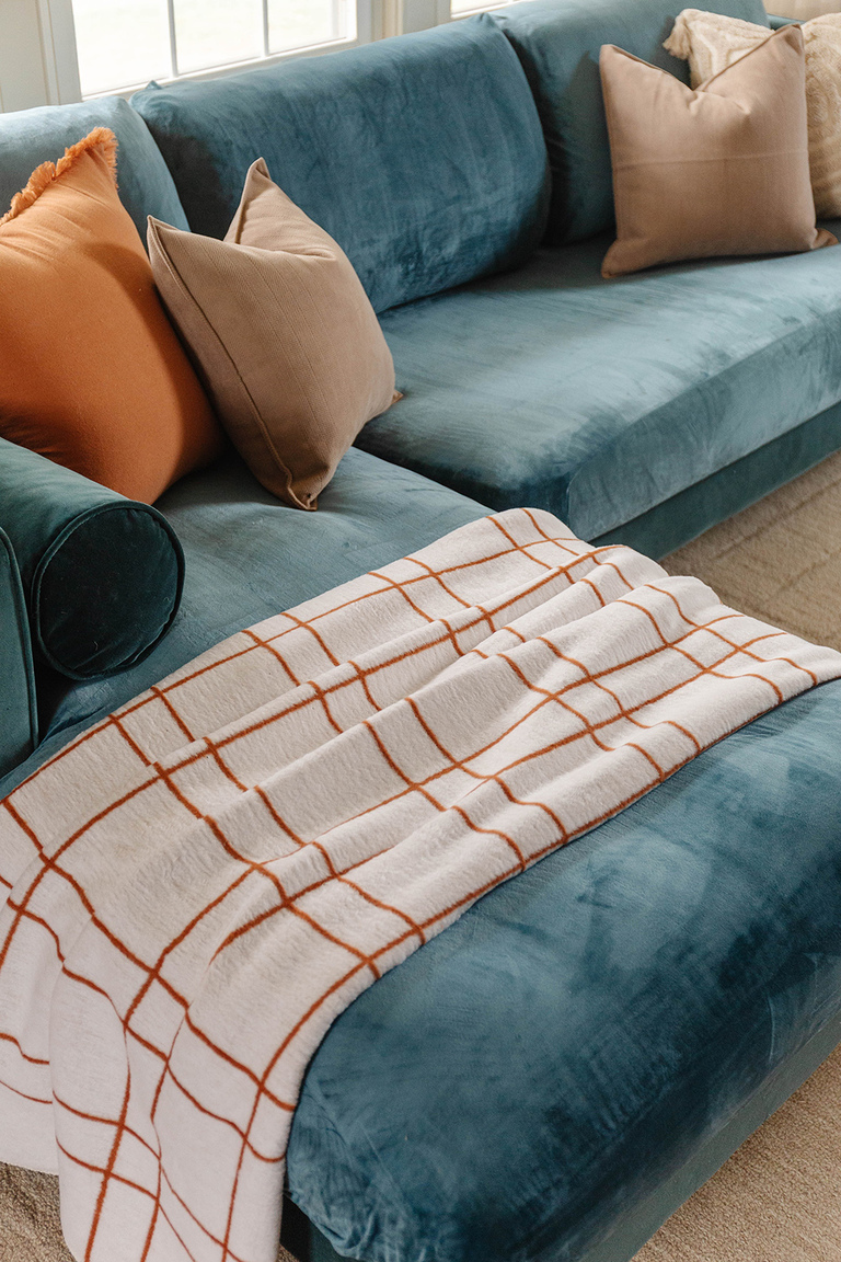 Easy Living Room Fall Decorating Ideas