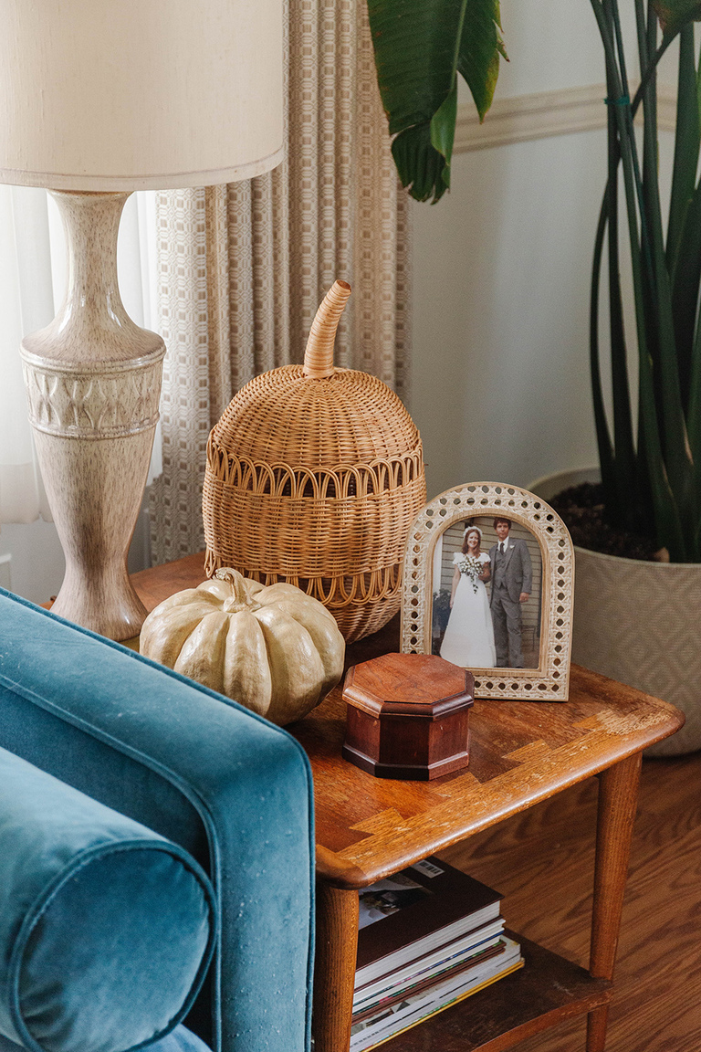 Easy Living Room Fall Decorating Ideas