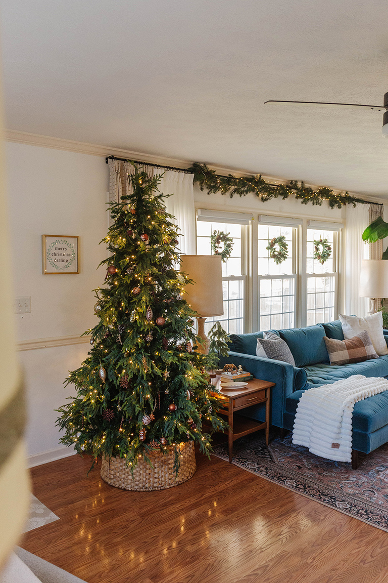 Easy Cat-Friendly Christmas Décor Tips