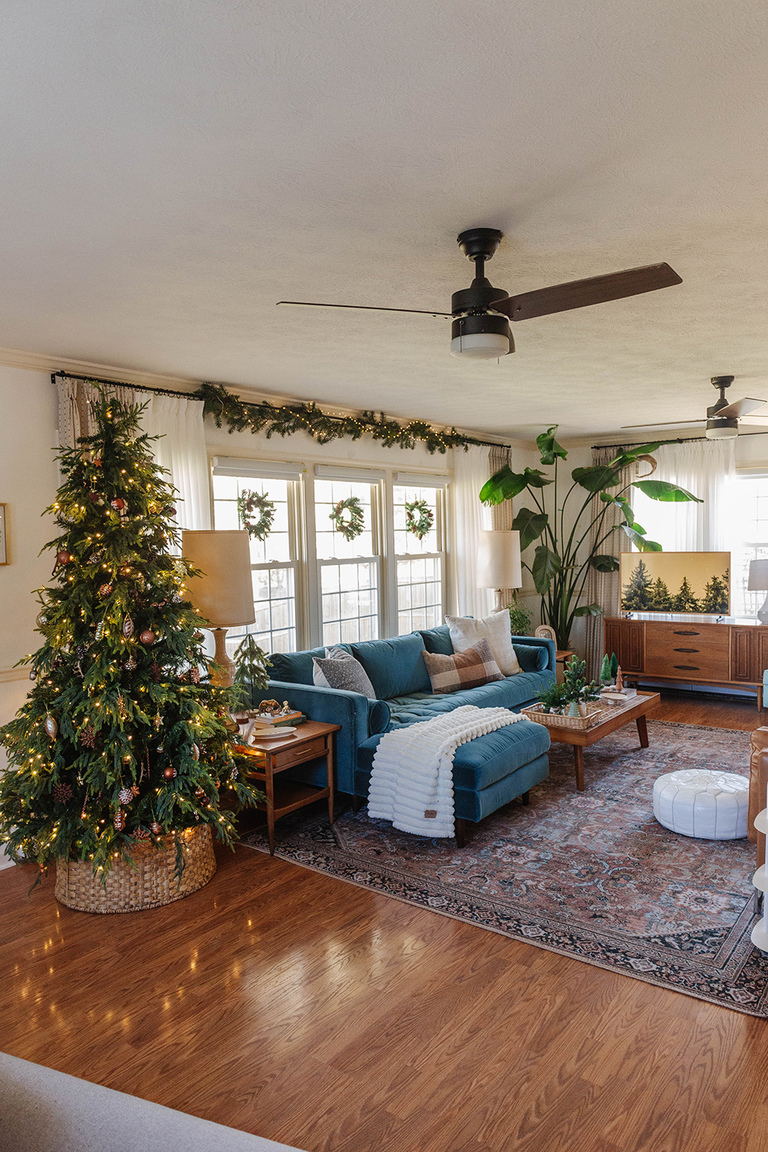 Easy Cat-Friendly Christmas Décor Tips