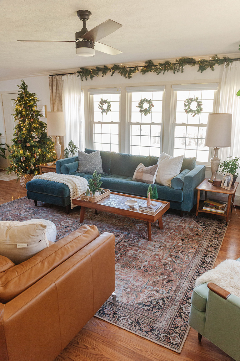 Easy Cat-Friendly Christmas Décor Tips