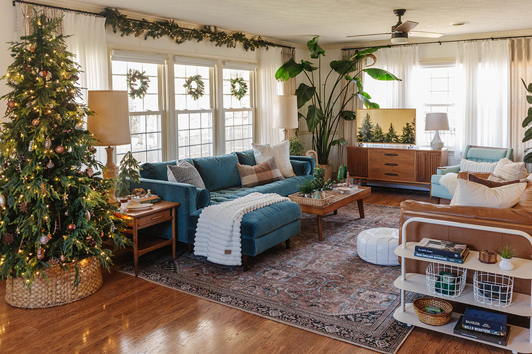 Easy Cat-Friendly Christmas Décor Tips