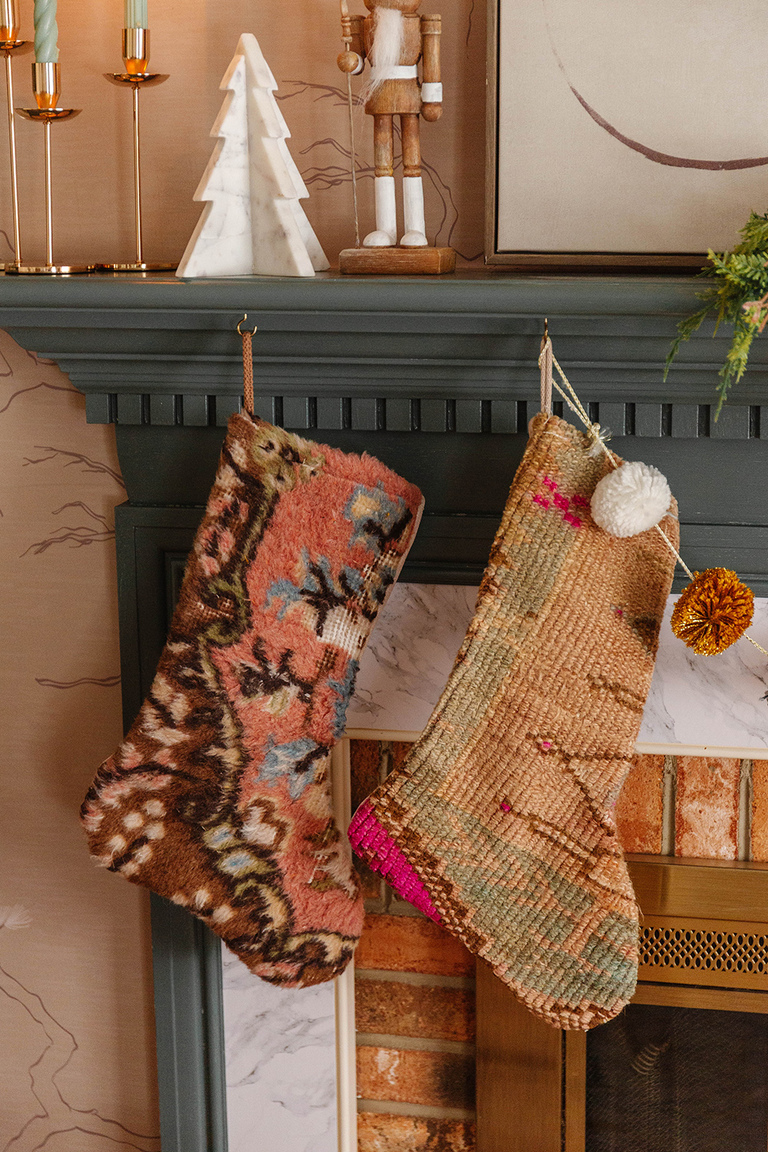 How To Decorate Your Wintertime Mantel