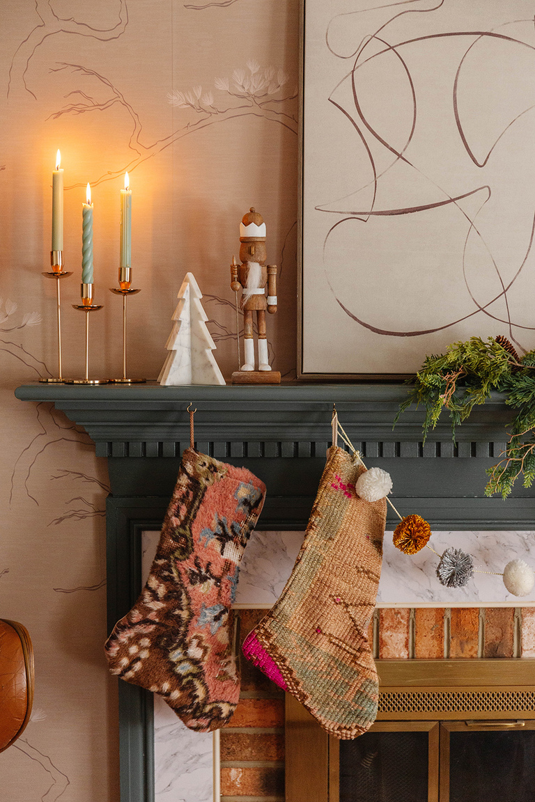 How To Decorate Your Wintertime Mantel